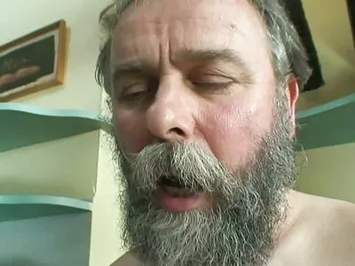 يلعب مدرس نينا مع ثدييها ونينا ثم يركع افلام عربيه جنسيه للعق قضيبه الصعب ويسعده.