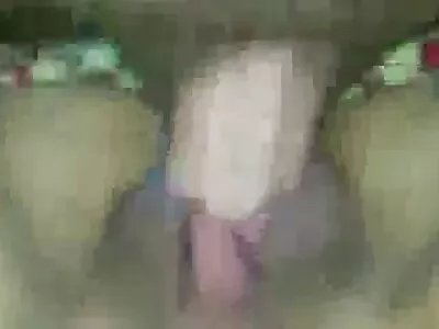 يستخدم الأطفال المراهقون ألعابًا مختلفة على بعضهم البعض حتى يحصلوا على نائب افلام جنسيه محارم الرئيس